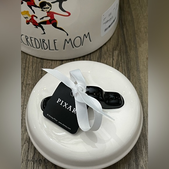 Brand NEW w/Tags Rae Dunn Pixar Collection INCREDIBLE MOM Large Chunky Canister - Picture 7 of 15